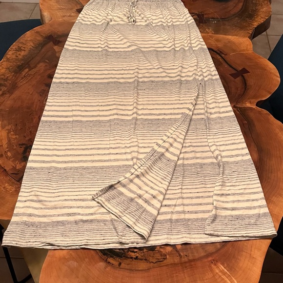 C&C California Size M Skirt - Picture 3 of 9